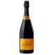 Champagnerflasche Veuve Clicquot Cuvée Réserve brut - Vorderansicht auf neutralem Hintergrund