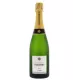 Flasche Champagne LAËTITIA TORCHET Brut Tradition wird serviert.