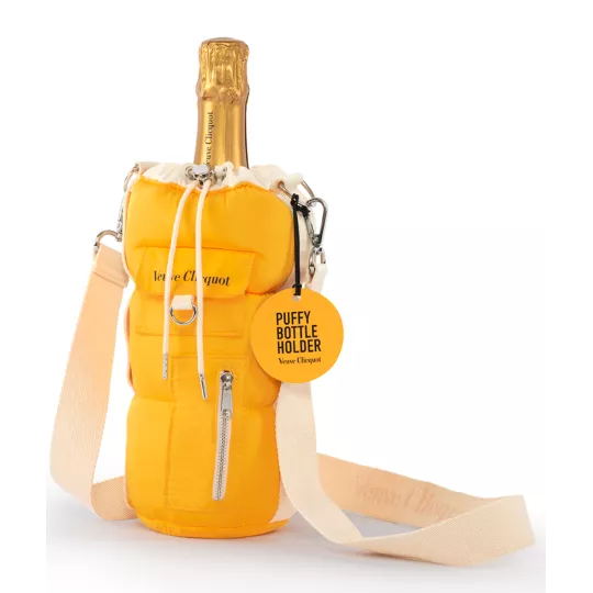 Veuve Clicquot Champagnerflasche in einem gelben Molton-Flaschenhalter mit Kreuzgurt
