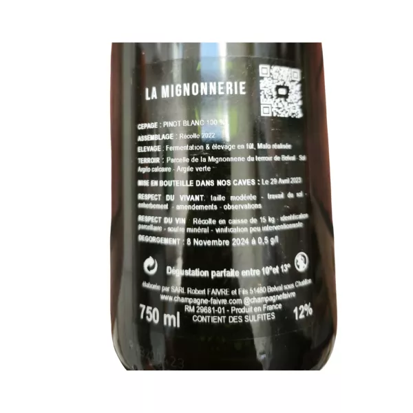 Gegenetikett Champagne Bouteille R. Faivre La Mignonnerie Extra Brut auf hellem Hintergrund