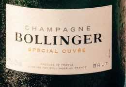 Wie liest man das Etikett einer Champagnerflasche?