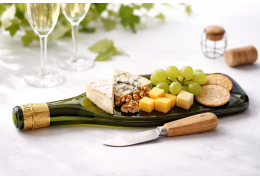 Champagnerflaschen-Käsebrett als originelle Geschenkidee
